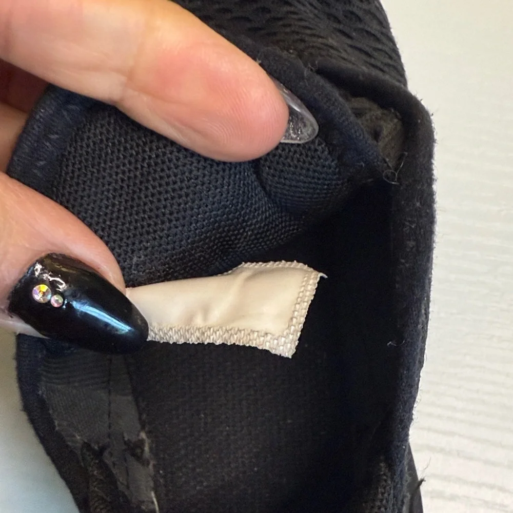 Toddler’s Nike Air Max 270 sneakers in black